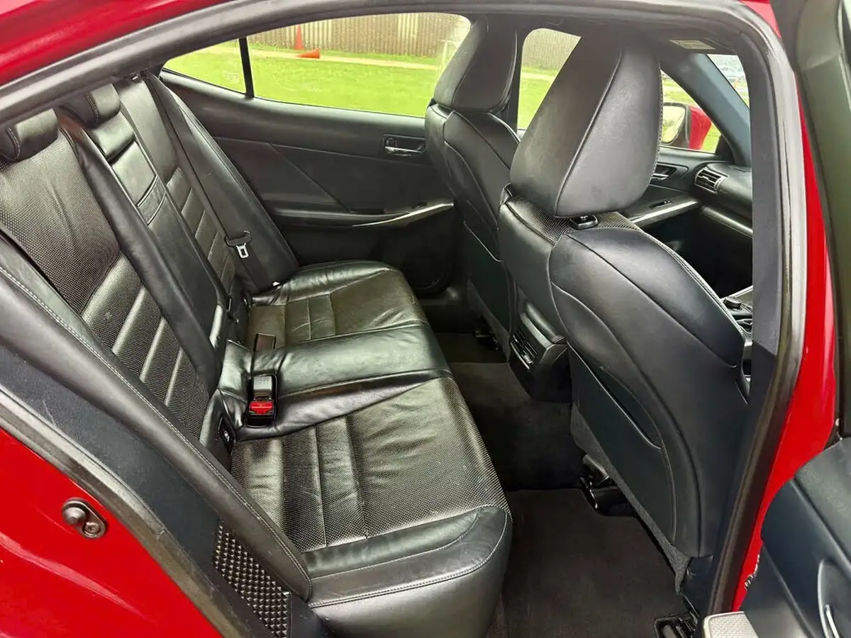 2016-lexus-is-300h-25-f-sport-big-4