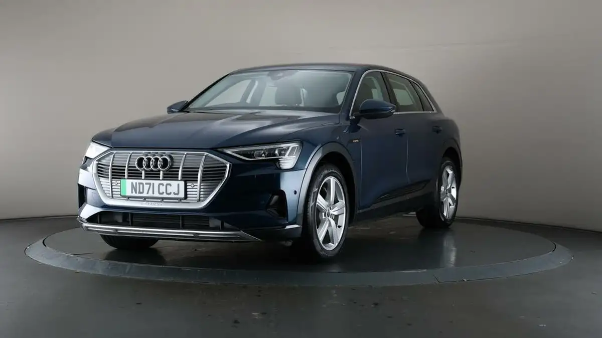 2021-audi-e-tron-50e-technik-station-wagon-big-38