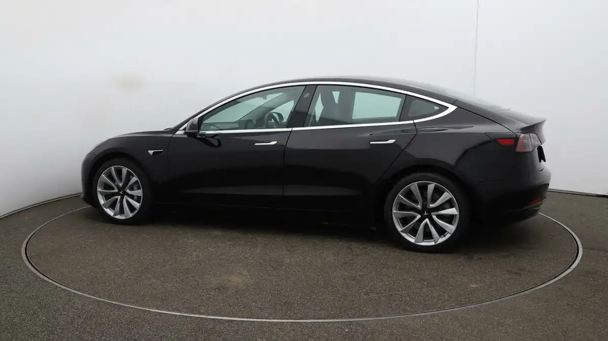 2020-tesla-model-3-e-long-range-big-51