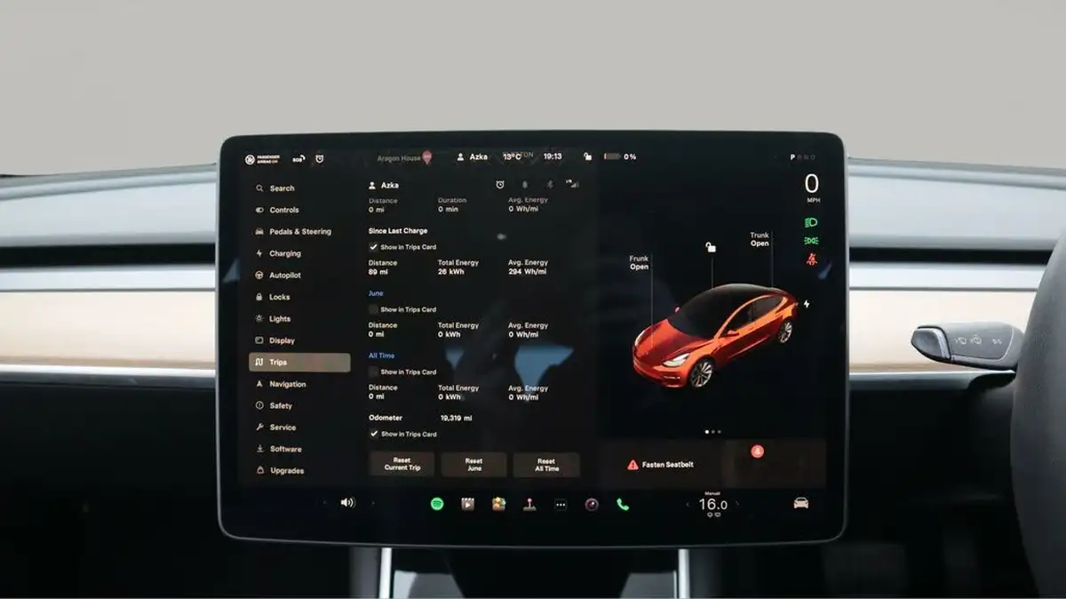2020-tesla-model-3-e-long-range-big-10