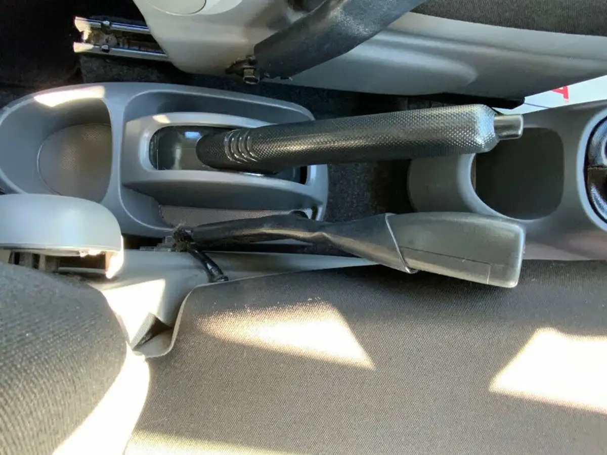2012-citroen-c1-10-vtr-5d-big-18