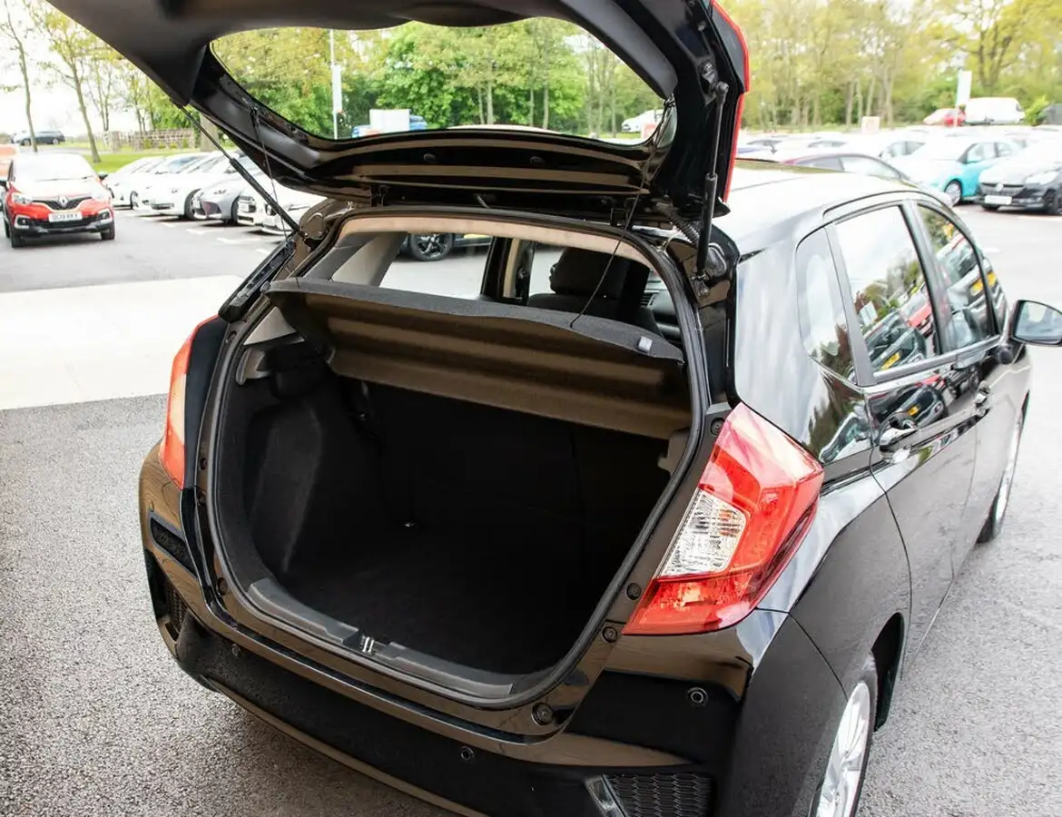2015-honda-jazz-13-i-vtec-se-cvt-big-30