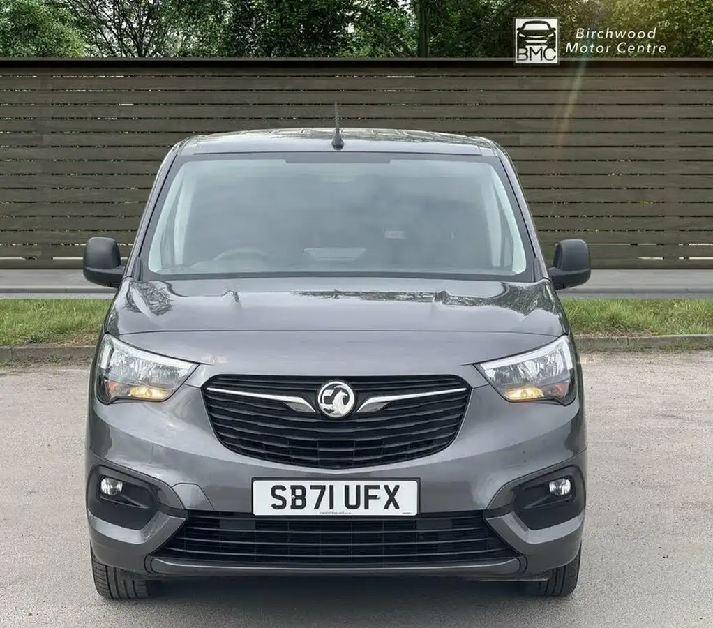 2022-vauxhall-combo-15cdti-sportive-2000-100pseu6d-big-1