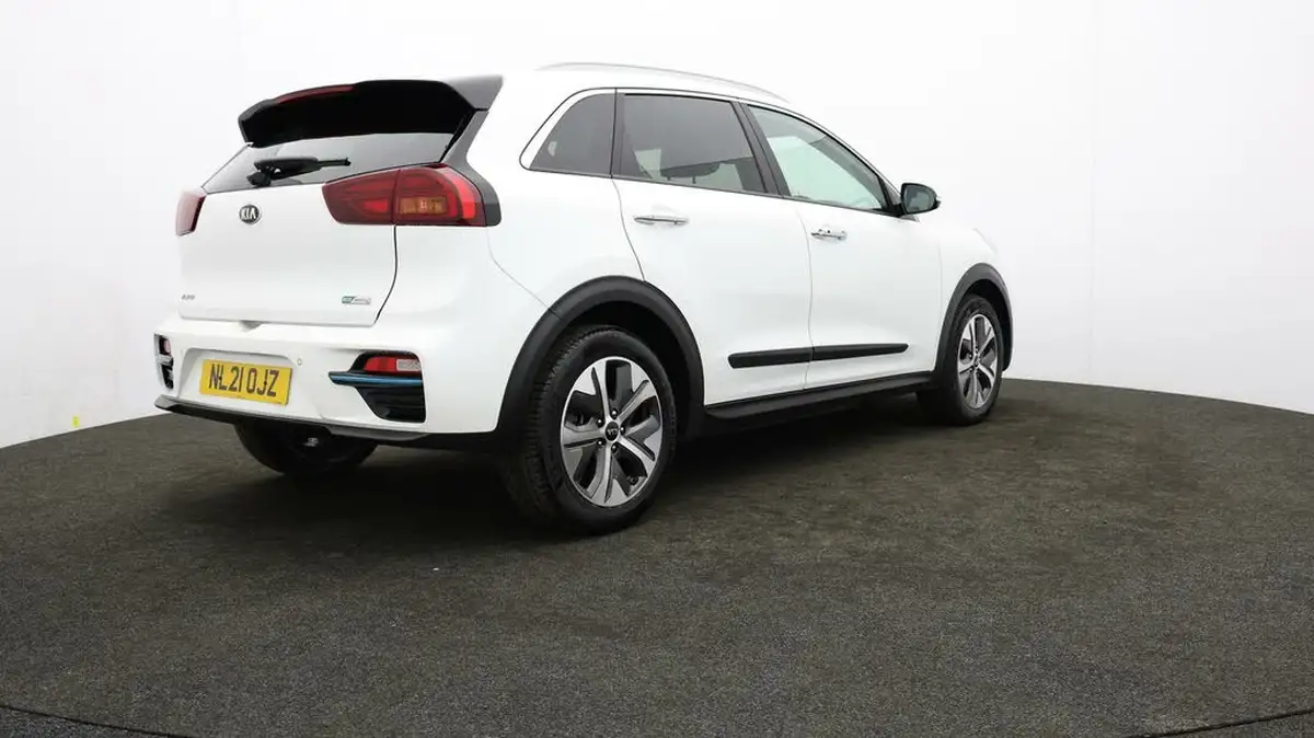 2021-kia-e-niro-ev-3-big-76