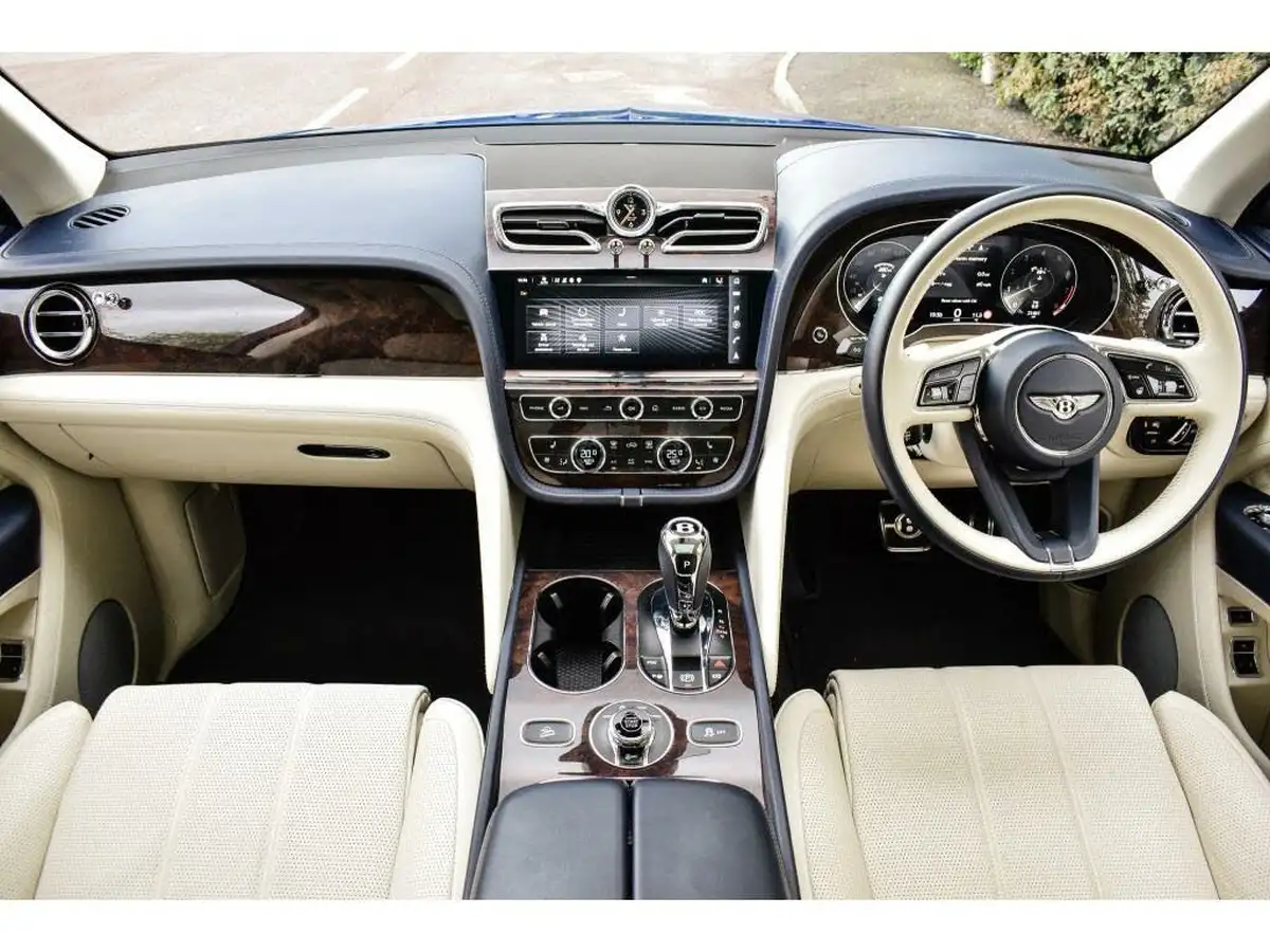 2022-bentley-bentayga-40-v8-big-3