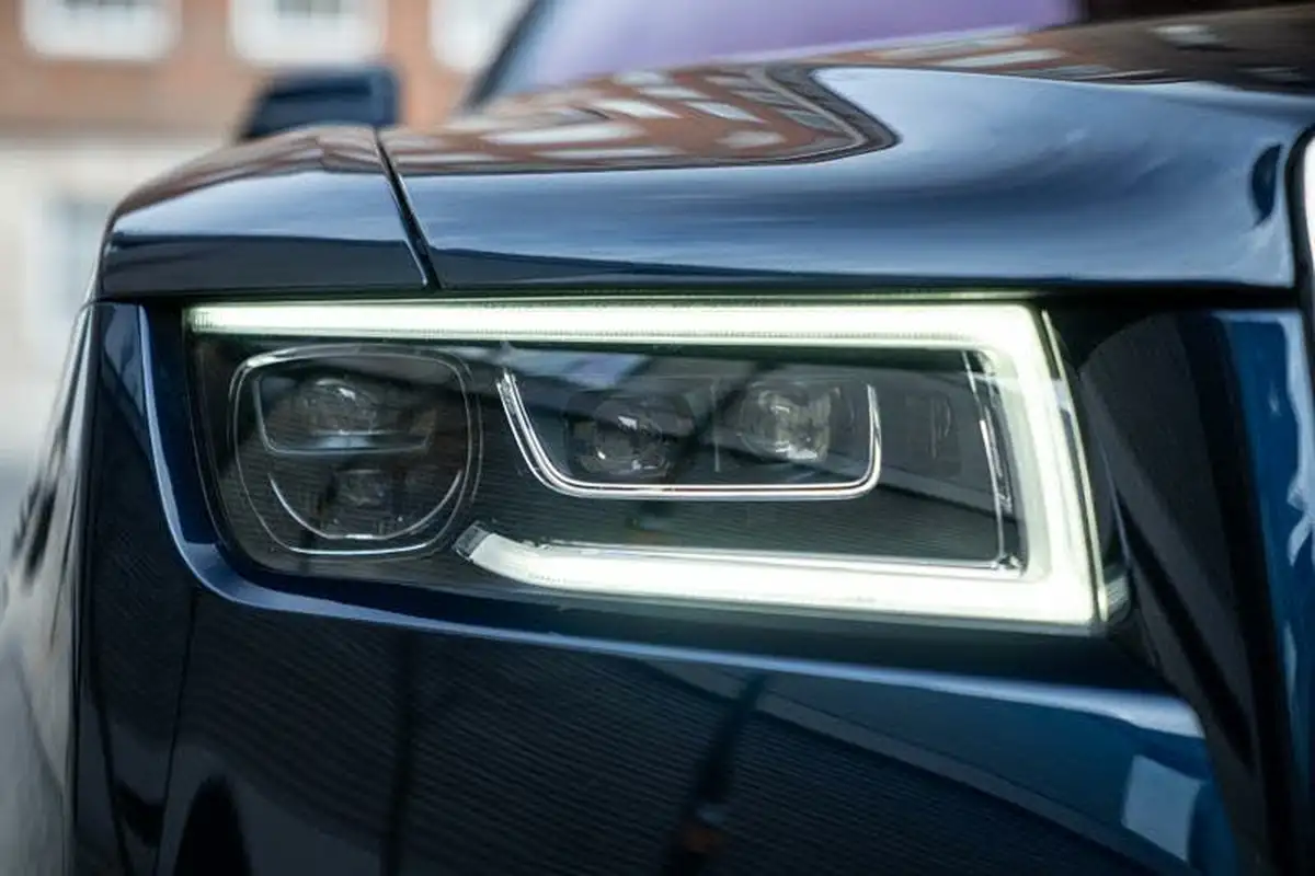 2021-rolls-royce-ghost-675-big-20