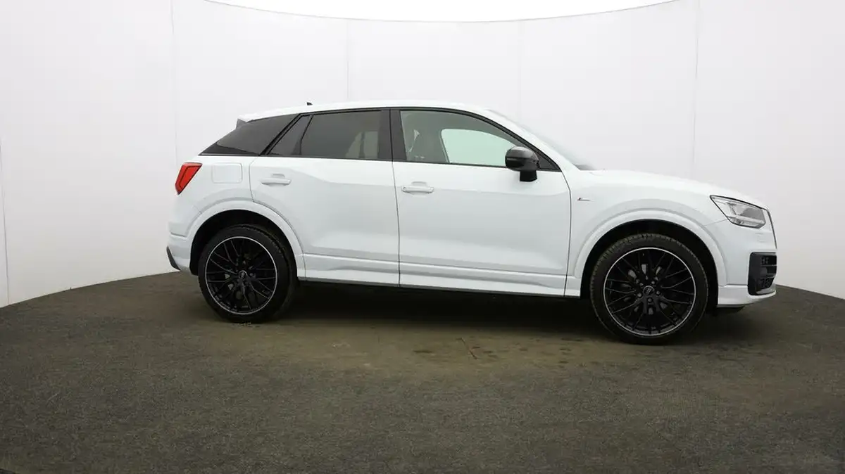 2019-audi-q2-15-35-tfsi-black-edition-cod-s-tronic-big-42