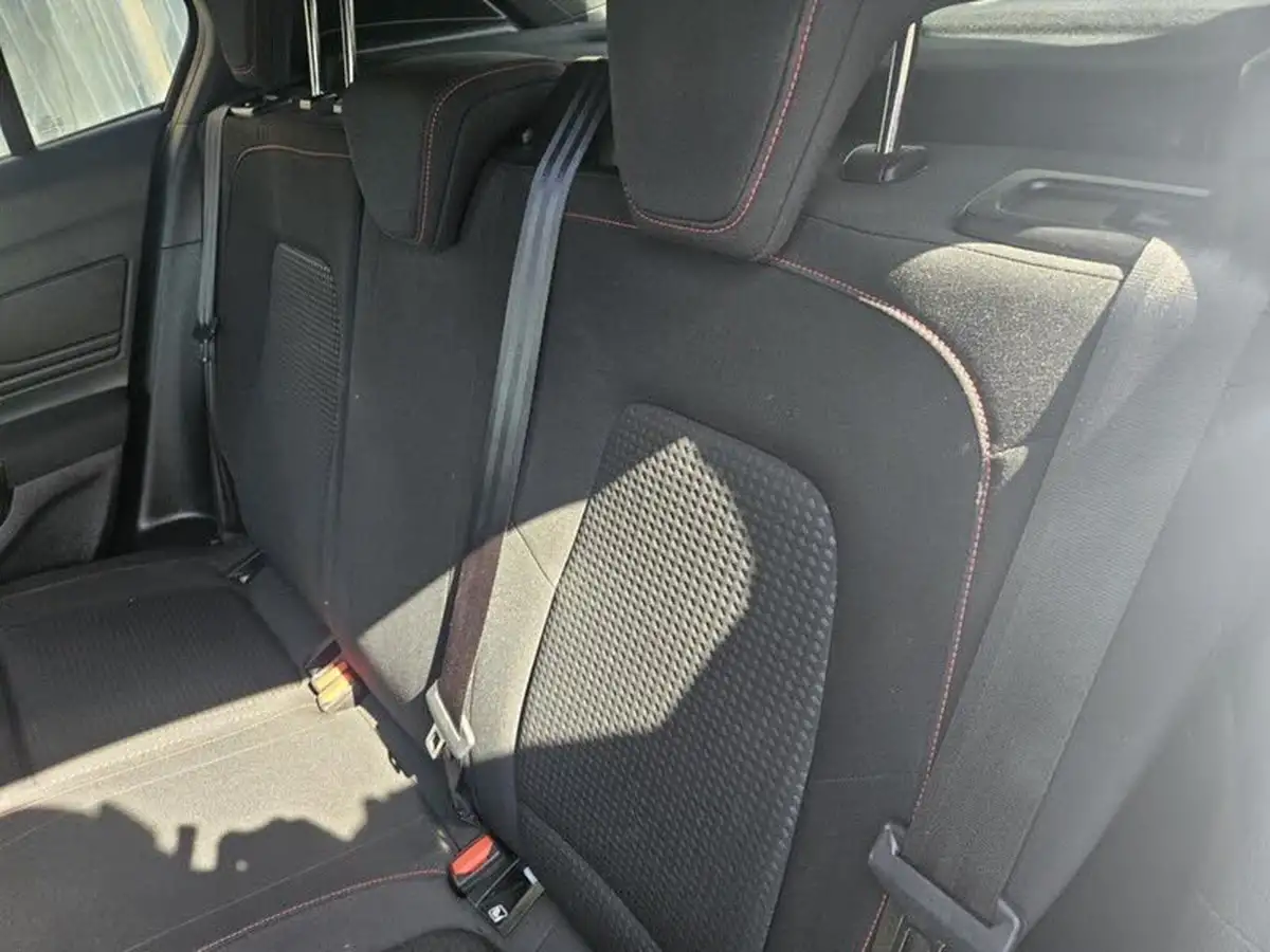 2019-ford-focus-10t-st-line-hatchback-auto-big-15