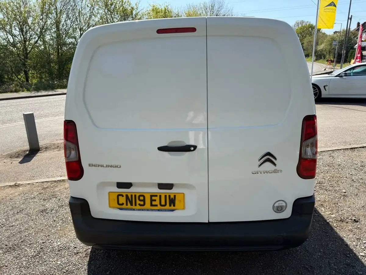 2019-citroen-berlingo-16bluehdi-650-x-panel-big-3