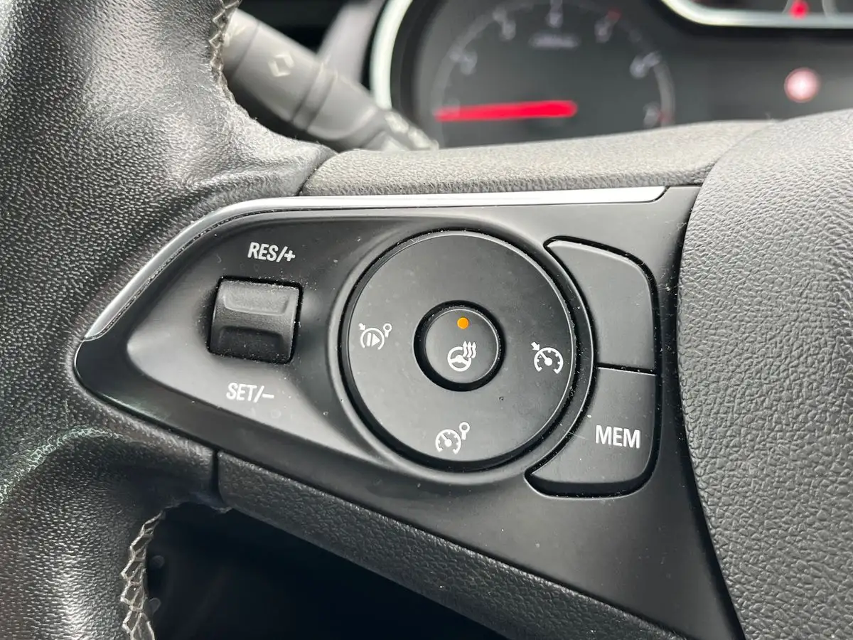 2022-vauxhall-crossland-12-elite-edition-130ps-auto-big-23
