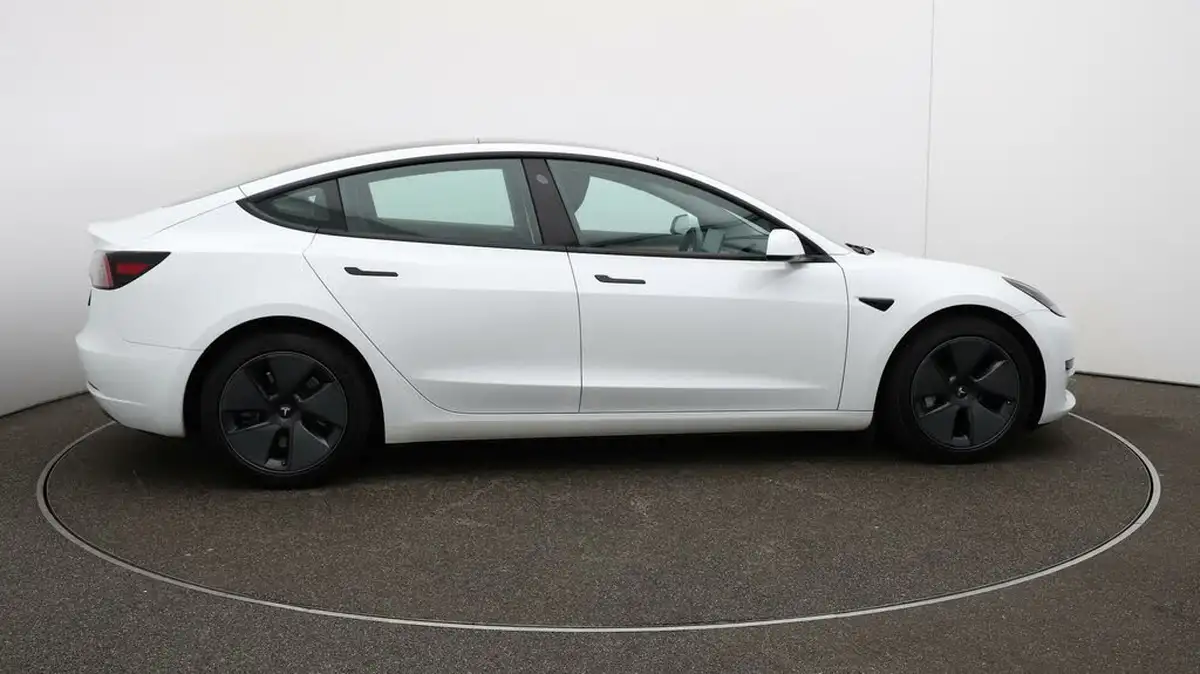 2021-tesla-model-3-e-standard-plus-big-8
