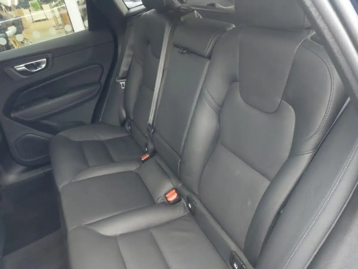 2024-volvo-xc60-20-b5-core-big-5