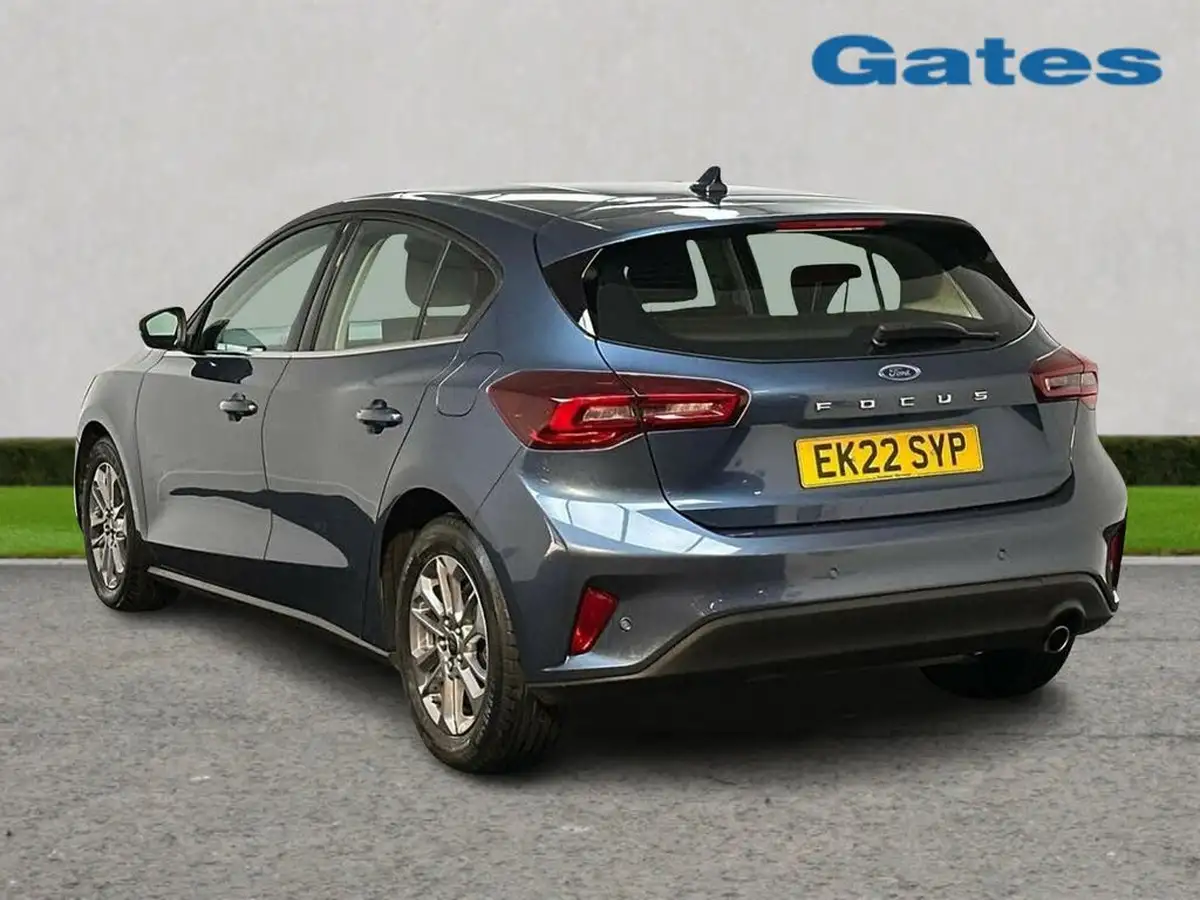 2022-ford-focus-15-titanium-120ps-estate-auto-big-4