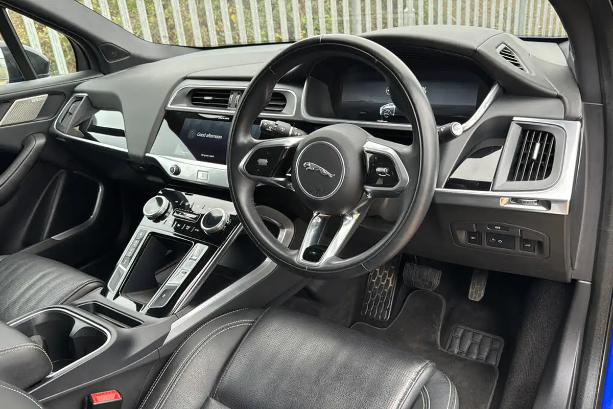 2022-jaguar-i-pace-ev400-black-big-8