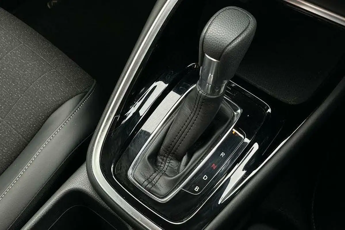 2022-honda-hr-v-15-i-mmd-advance-big-32