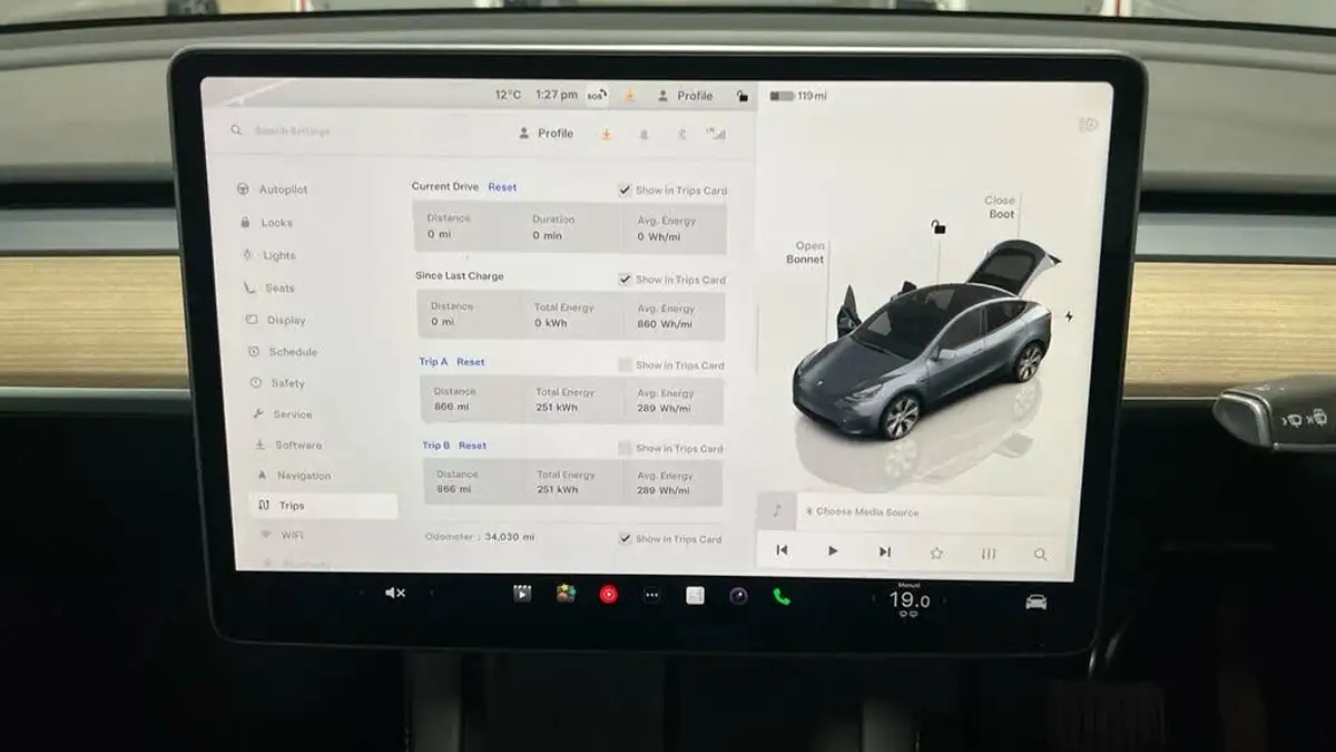 2022-tesla-model-y-e-long-range-big-7
