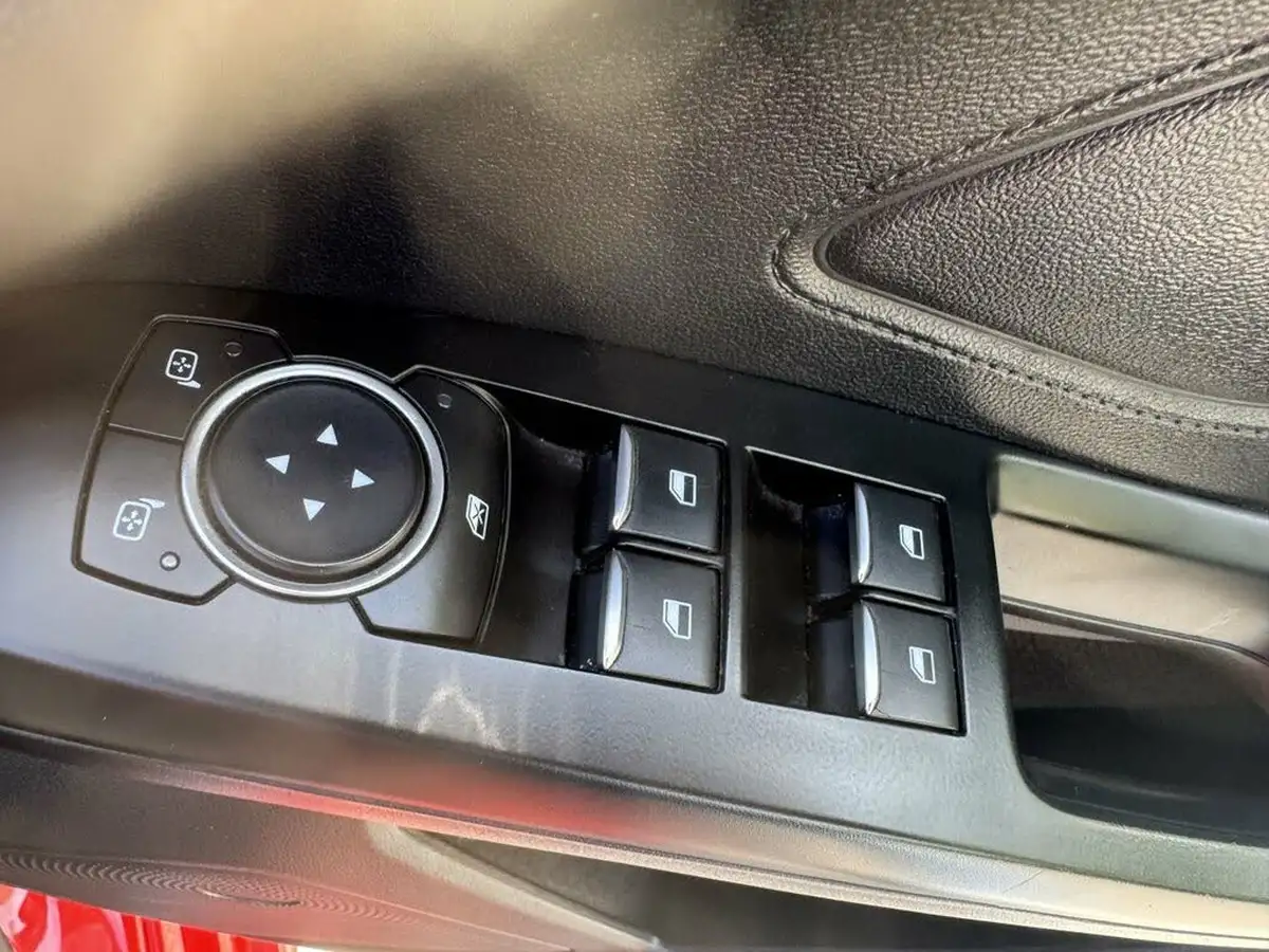 2019-ford-focus-10t-st-line-hatchback-big-39