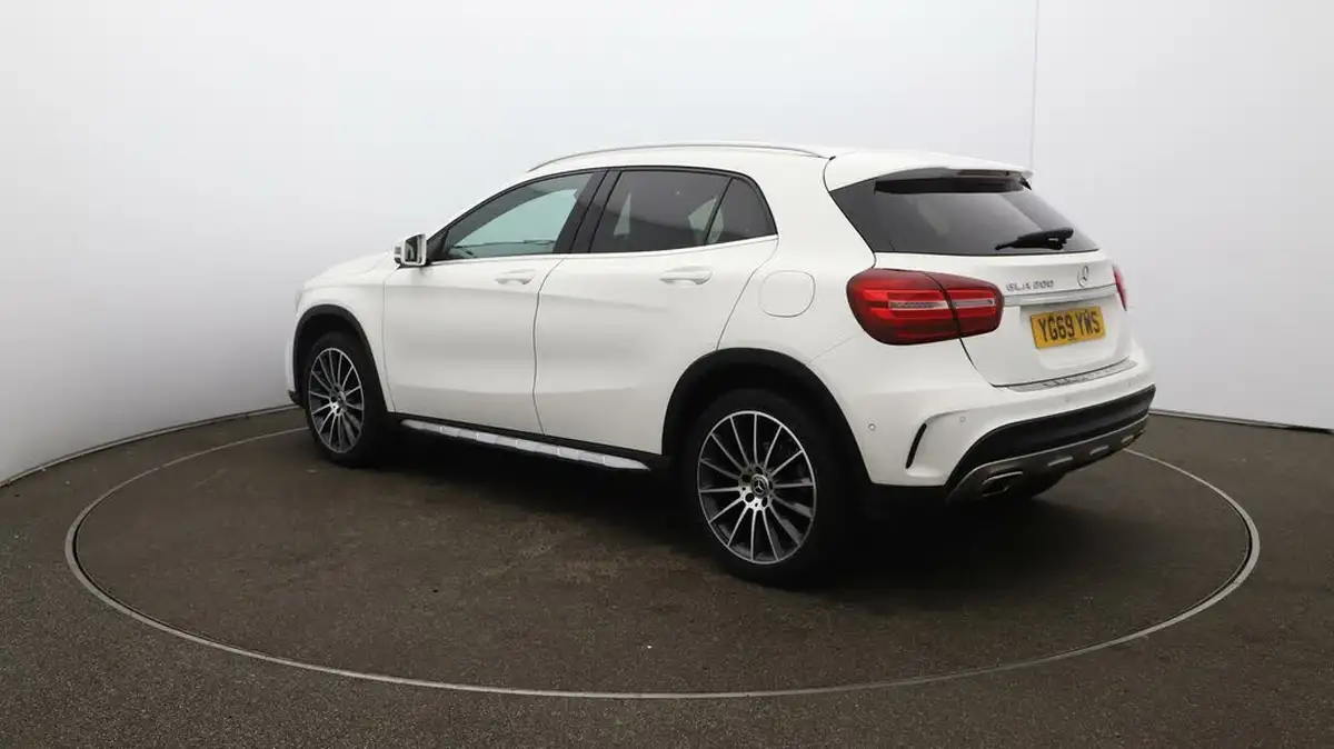 2019-mercedes-benz-gla-class-16-gla-200-amg-line-edition-7g-dct-big-5