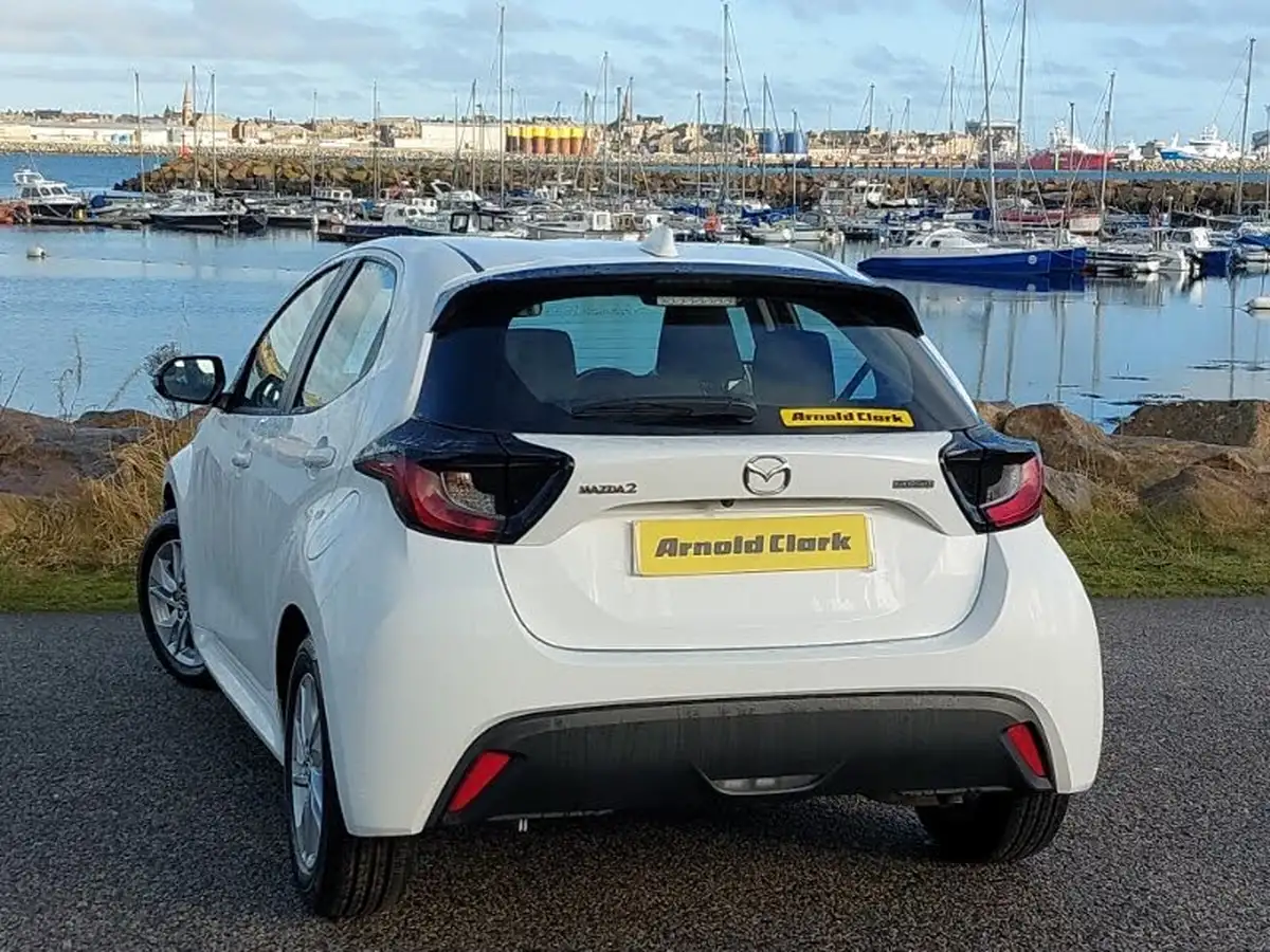 2024-mazda-mazda2-15-centre-line-big-1