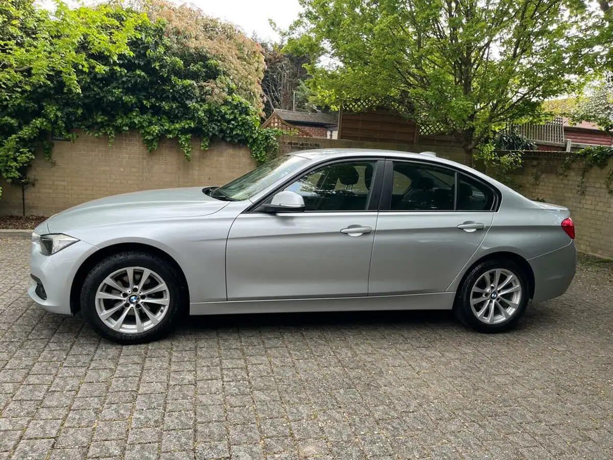 2015-bmw-3-series-20td-318d-se-150bhp-saloon-4d-big-5