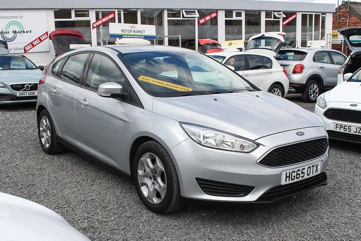 2016-ford-focus-15tdci-style-95ps-hatchback-big-3
