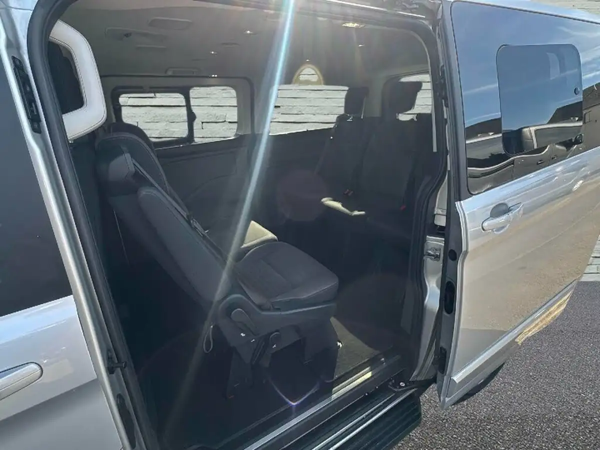 2019-ford-tourneo-custom-20tdci-320-l1-titanium-130ps-auto-big-17