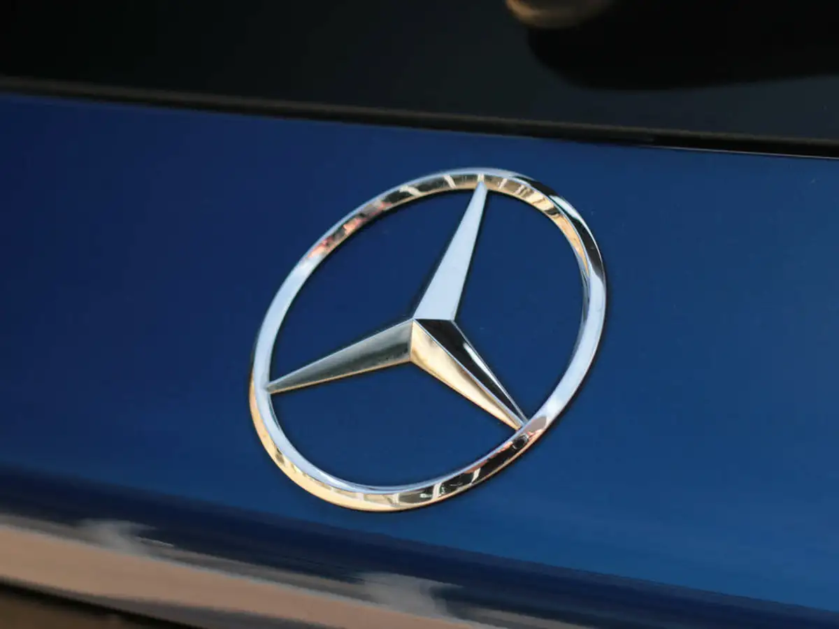 2020-mercedes-benz-glc-class-20-glc300-amg-line-premium-station-wagon-5d-big-36