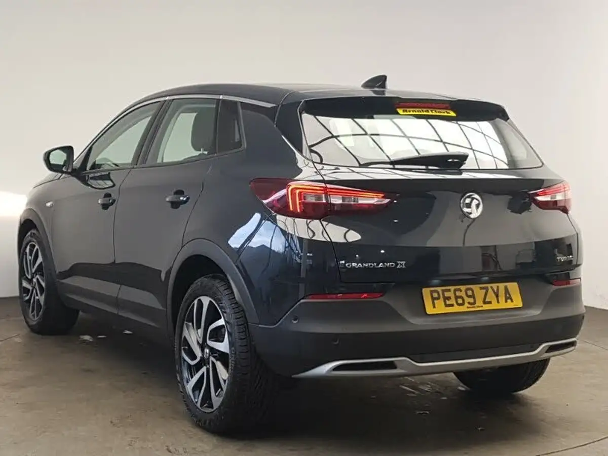 2019-vauxhall-grandland-x-12-elite-nav-big-1