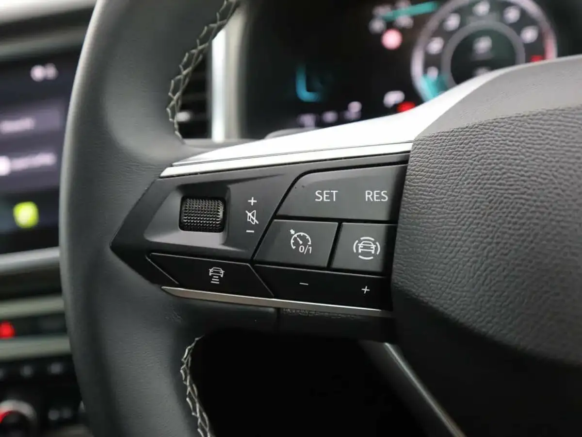 2024-seat-ateca-15-ecotsi-xperience-dsg-big-23