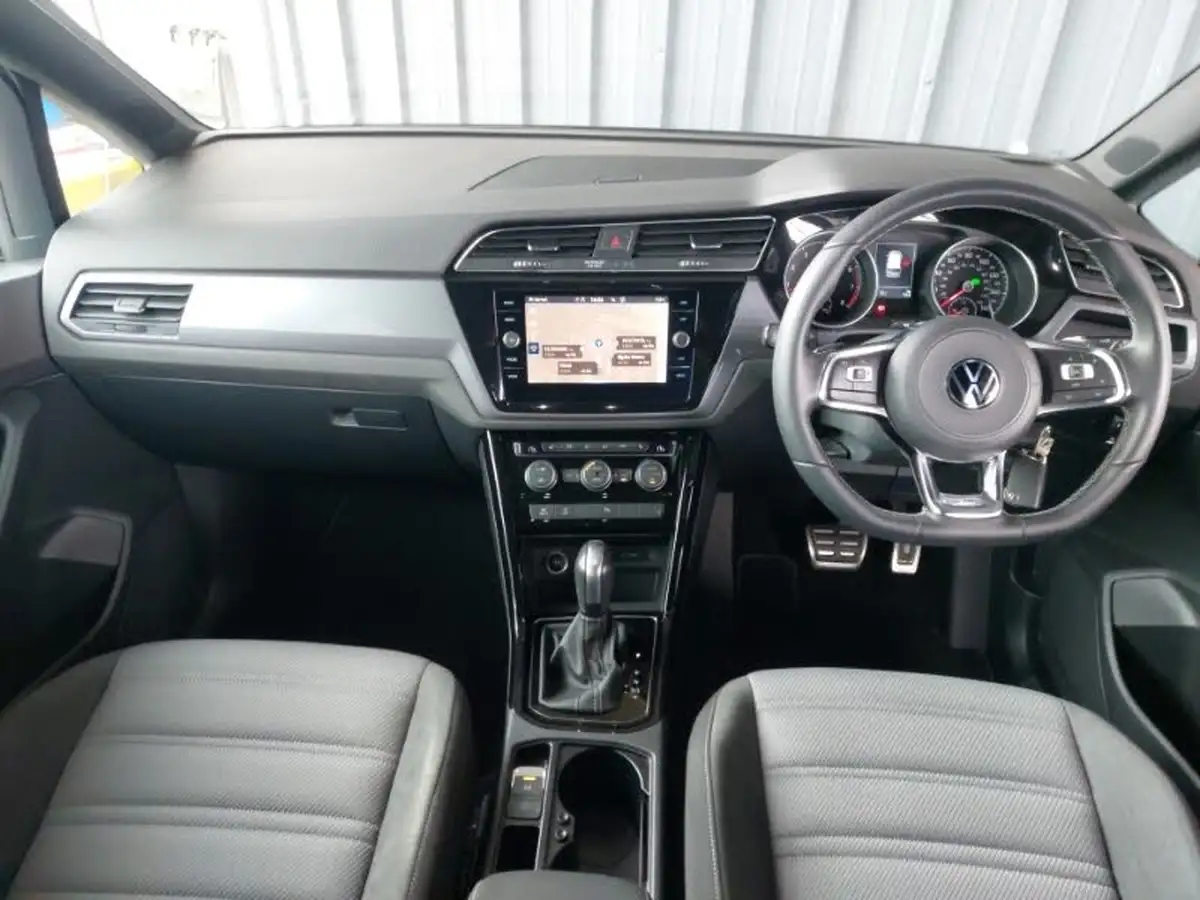 2020-volkswagen-touran-15-tsi-r-line-dsg-big-2