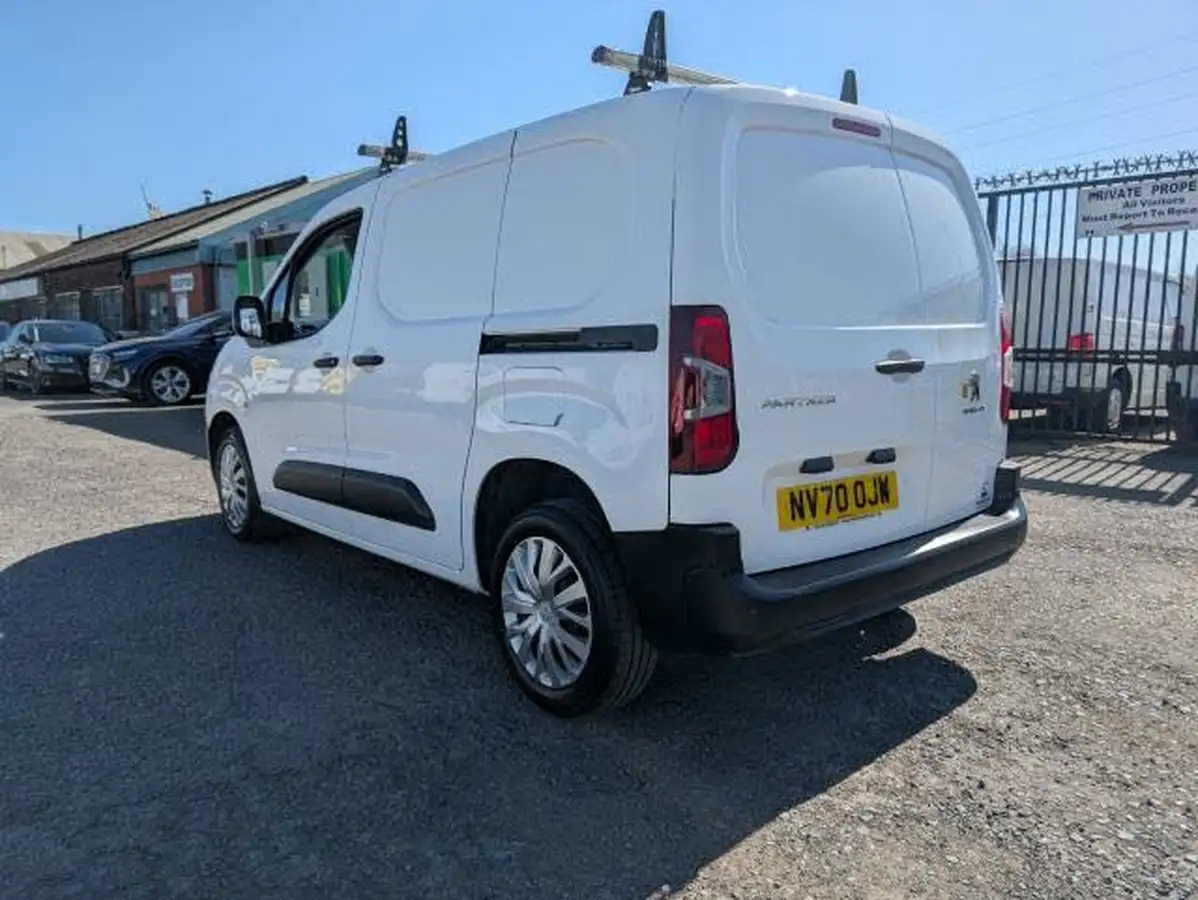 2021-peugeot-partner-15-bluehdi-1000-professional-100ps-eu6dt-panel-big-8