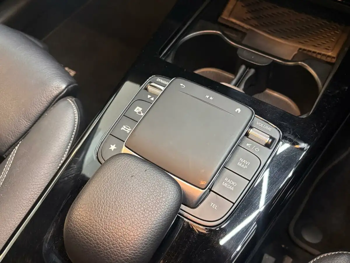 2020-mercedes-benz-cla-13-cla-180-amg-line-coupe-4d-big-48