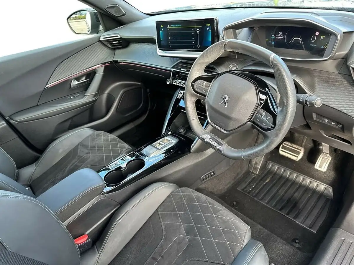 2023-peugeot-2008-suv-e-gt-premium-big-9