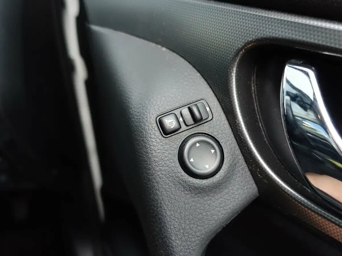 2017-nissan-qashqai-12-dig-t-n-connecta-big-28