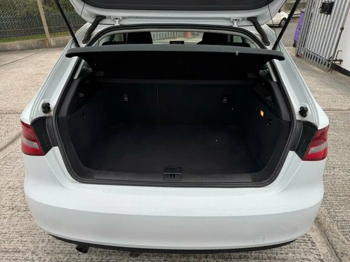 2013-audi-a3-16td-se-hatchback-3d-big-5