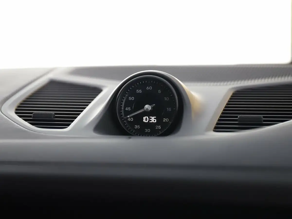 2023-porsche-cayenne-40-v8-station-wagon-big-32