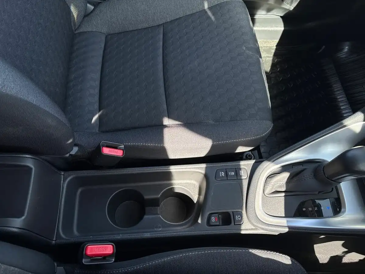 2021-toyota-yaris-15-vvt-i-design-big-30
