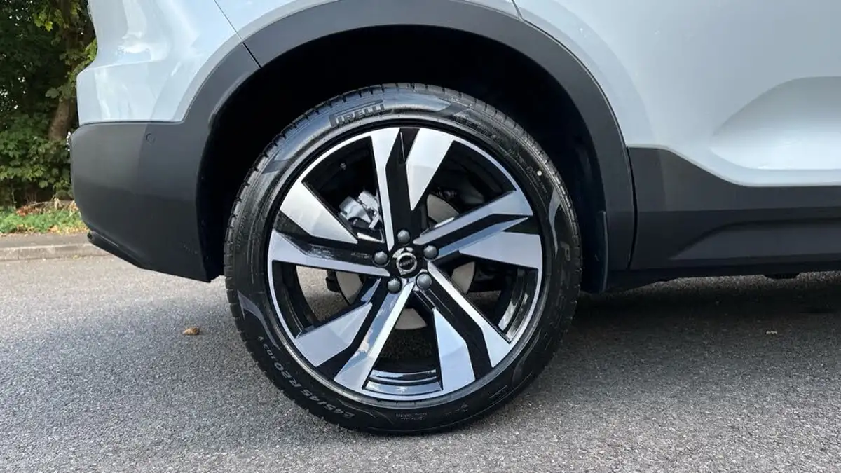 2024-volvo-xc40-20-b4-r-design-pro-big-43