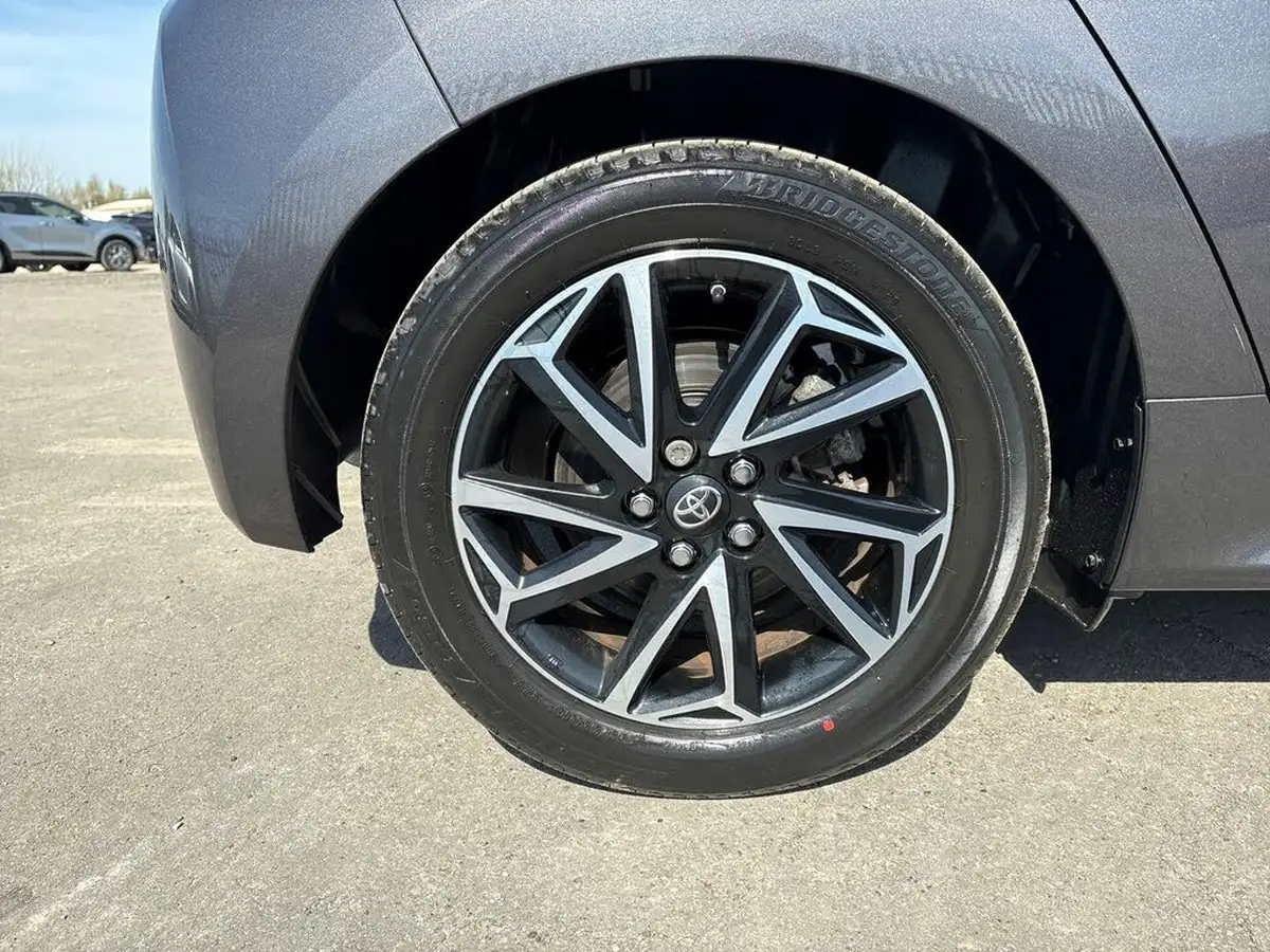 2021-toyota-yaris-15-vvt-i-design-big-6
