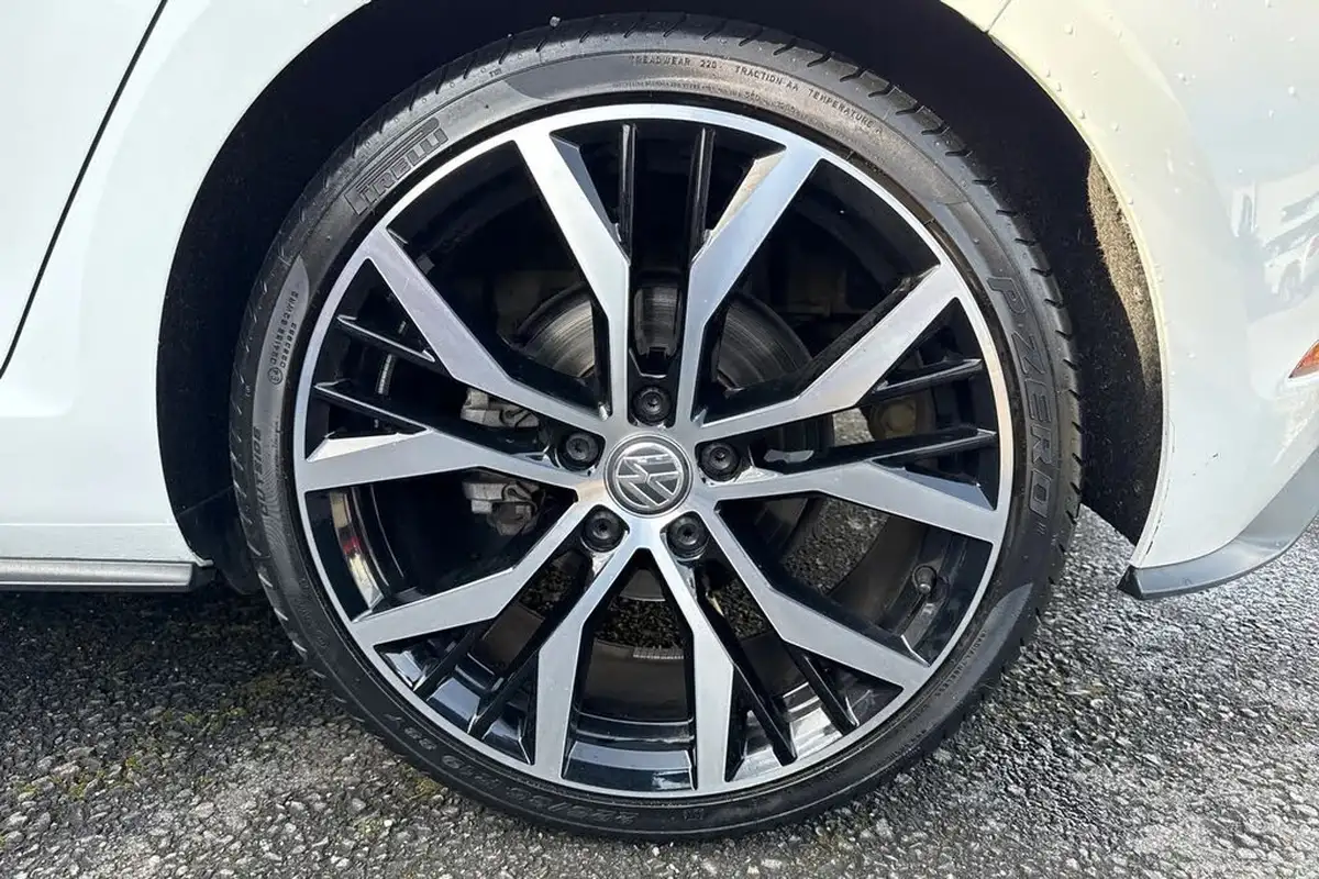2019-volkswagen-golf-20tdi-gtd-blueline-hatchback-5d-dsg-big-8
