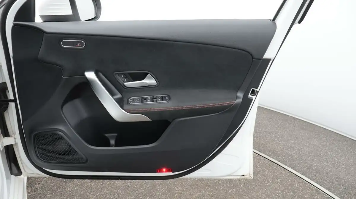 2019-mercedes-benz-a-class-15d-a180d-amg-line-executive-hatchback-5d-7g-dct-big-15