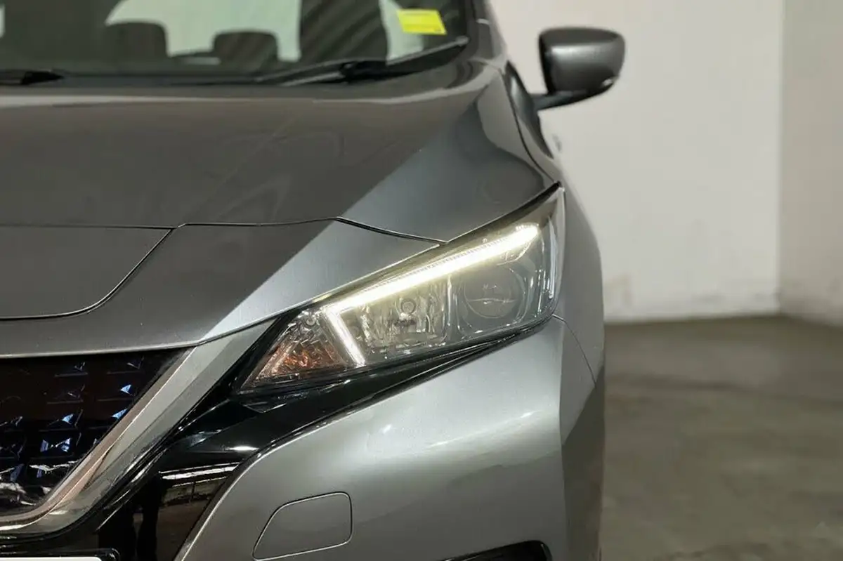 2022-nissan-leaf-e-acenta-big-12