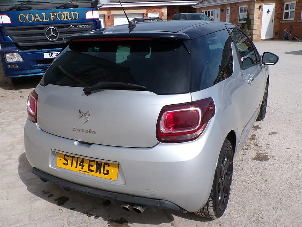 2014-citroen-ds3-16e-hdi-dsport-plus-big-6
