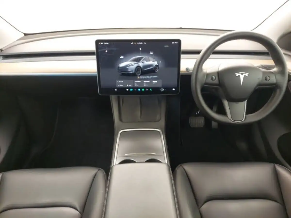 2022-tesla-model-y-e-long-range-big-2
