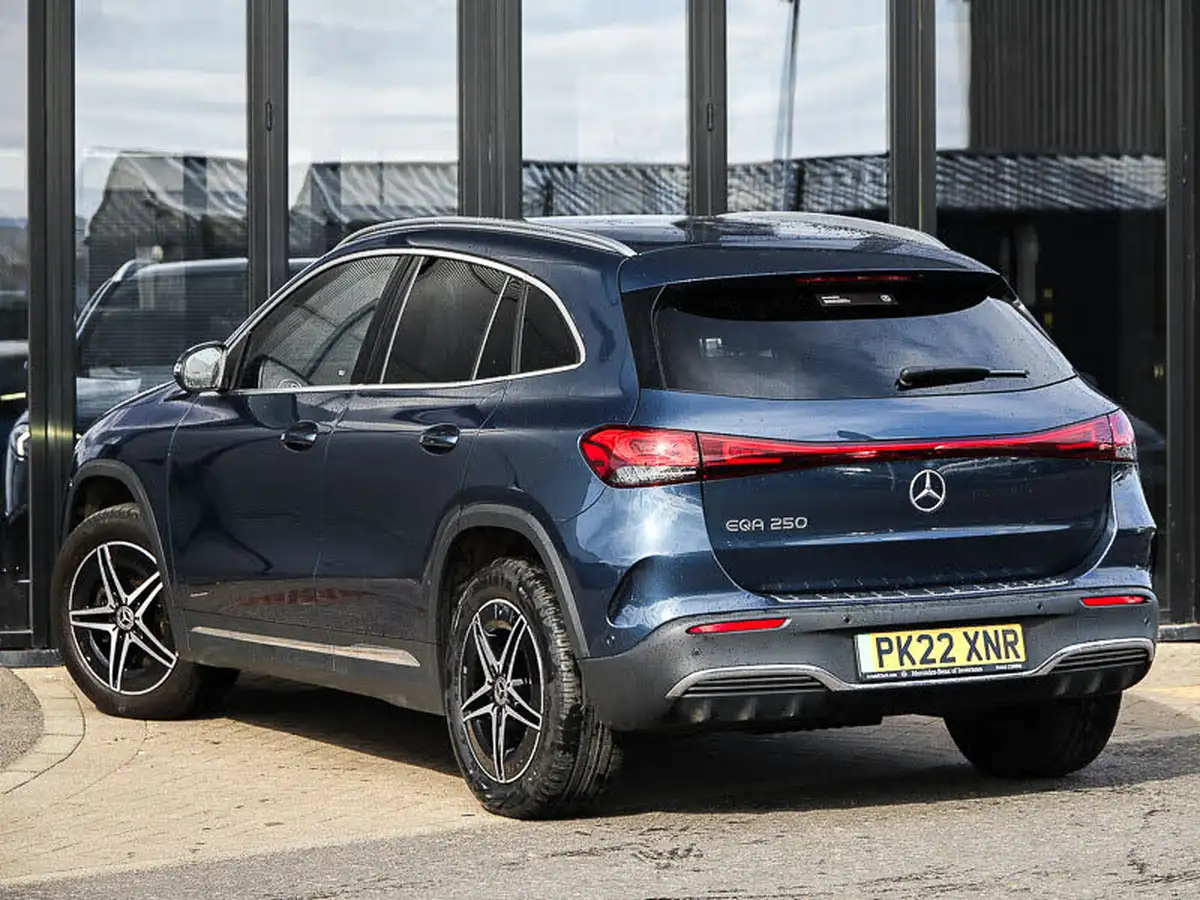 2022-mercedes-benz-eqa-e-eqa-250-amg-line-big-1