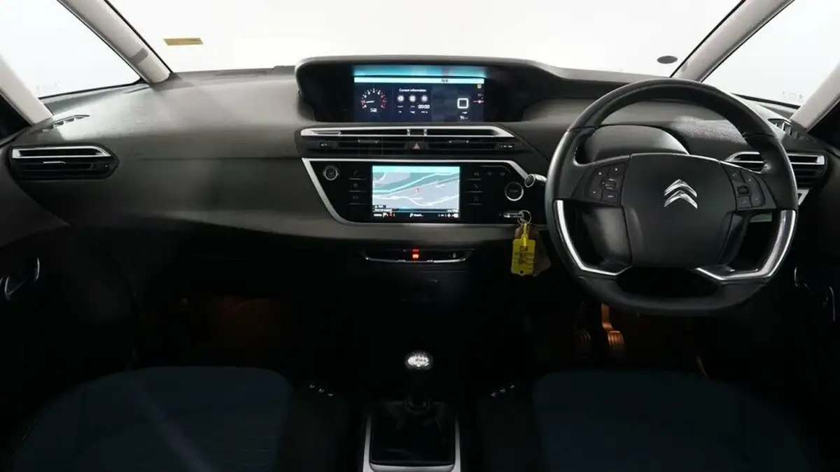 2018-citroen-c4-spacetourer-12-puretech-feel-big-13