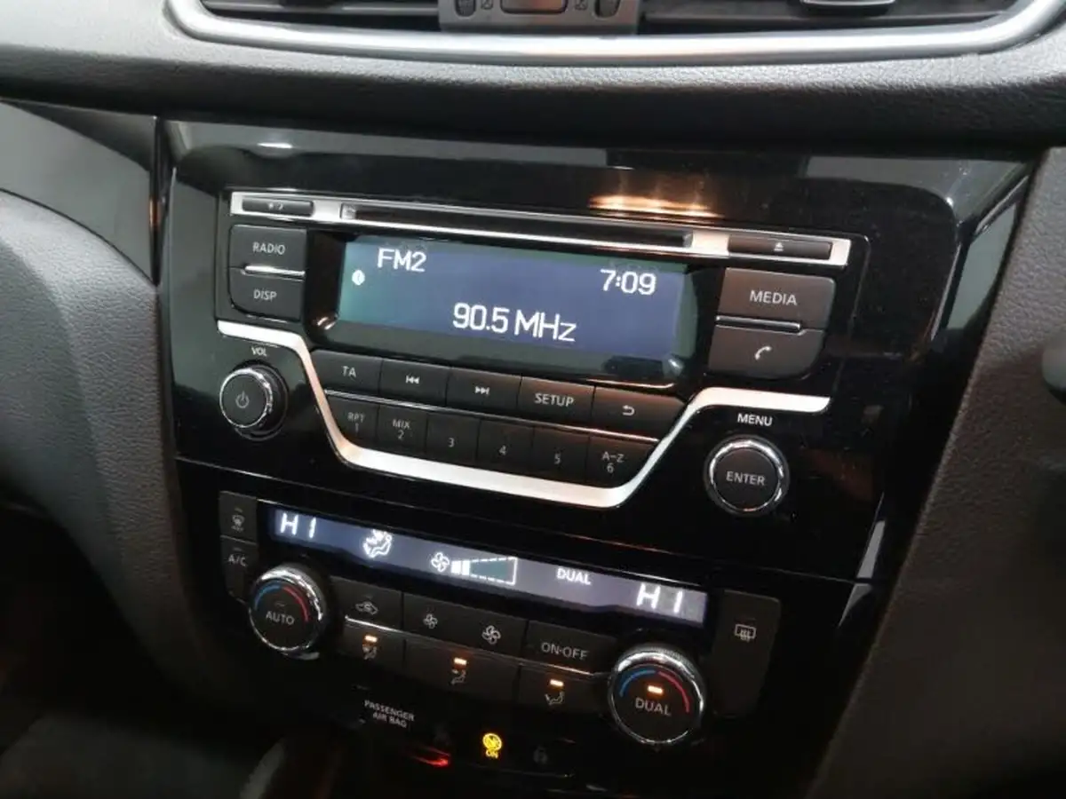 2017-nissan-qashqai-15dci-acenta-big-9