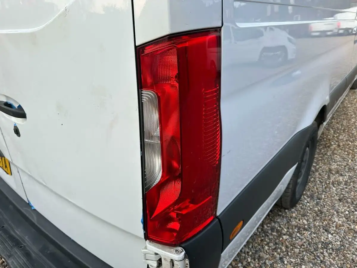 2018-mercedes-benz-sprinter-21cdi-311-l2h1-panel-van-rwd-eco-gear-360-big-33