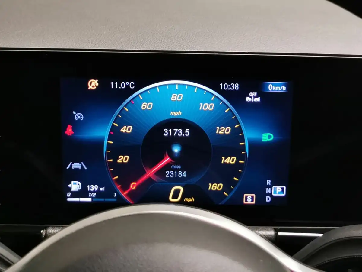 2023-mercedes-benz-gla-class-13-gla-200-sport-executive-station-wagon-big-23