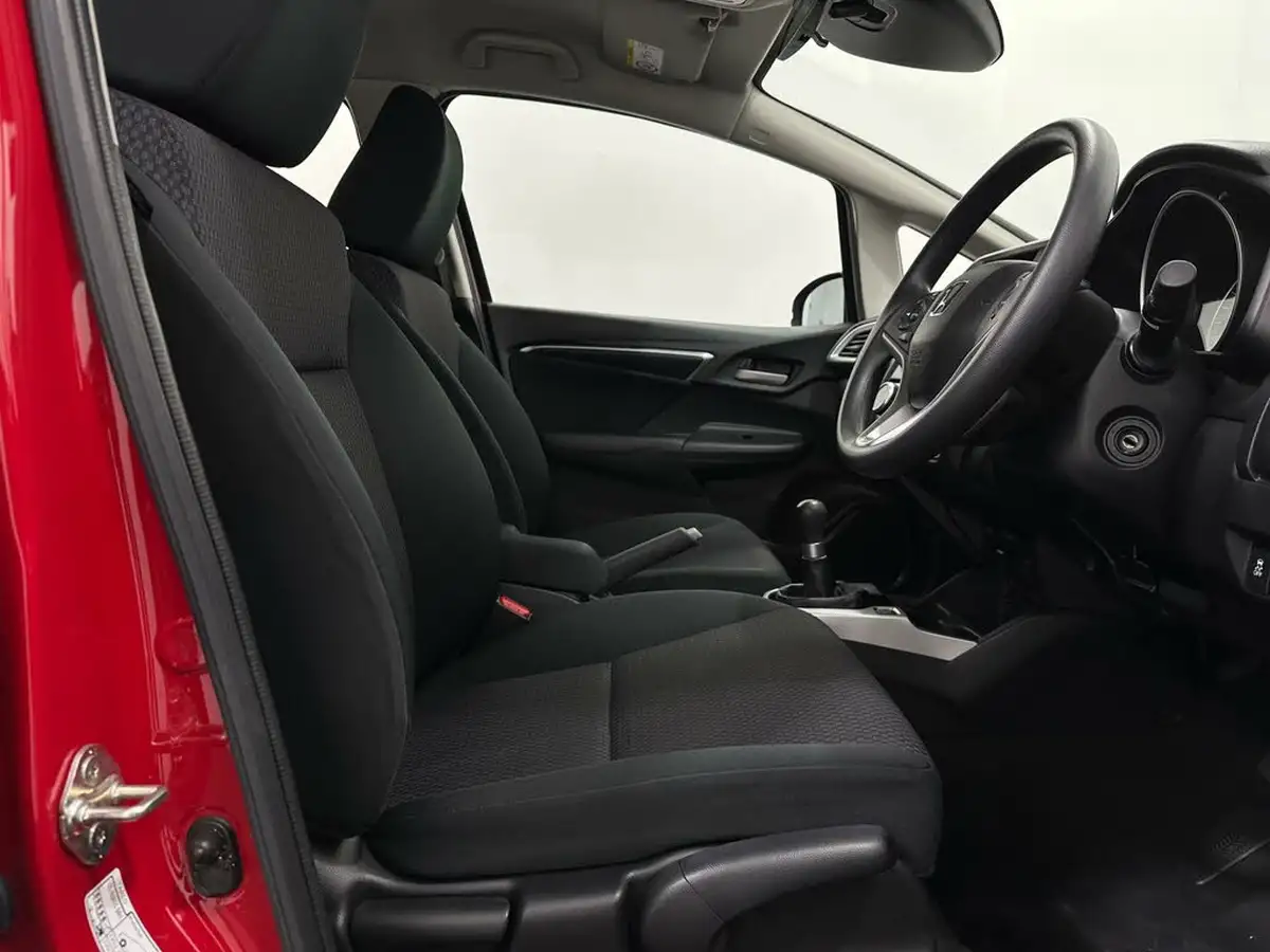 2019-honda-jazz-13-i-vtec-se-big-25